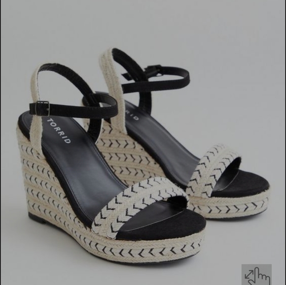 15036488 Torrid 9WW Natural Jute Chevron Wedge Sandals - Picture 8 of 9